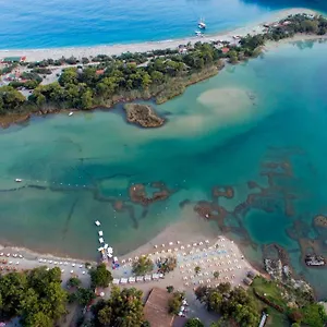 https://sugar-beach-club.aegeanhotels.net