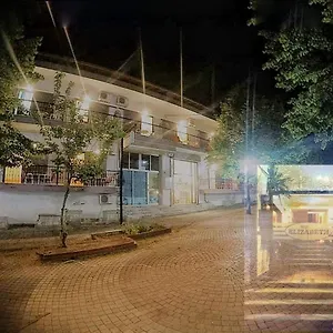 https://elizabeth-hotel.hotelschalkidiki.net