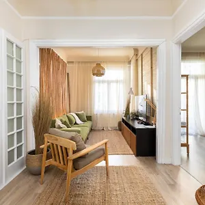 https://margarita-by-halu-tropican-breeze-in-the-city.hotels-of-thessaloniki.com